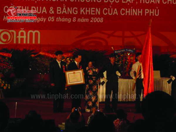 Lễ đón nhận huy chương